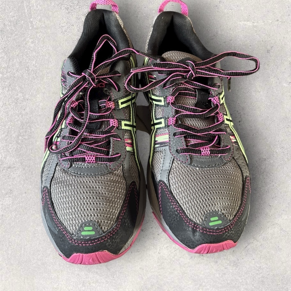 ASICS Women's Gel Venture 5 Running Shoes. Size 10